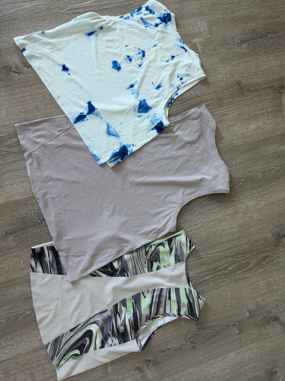 Lululemon Small Tank Bundle - Picture 5 of 8